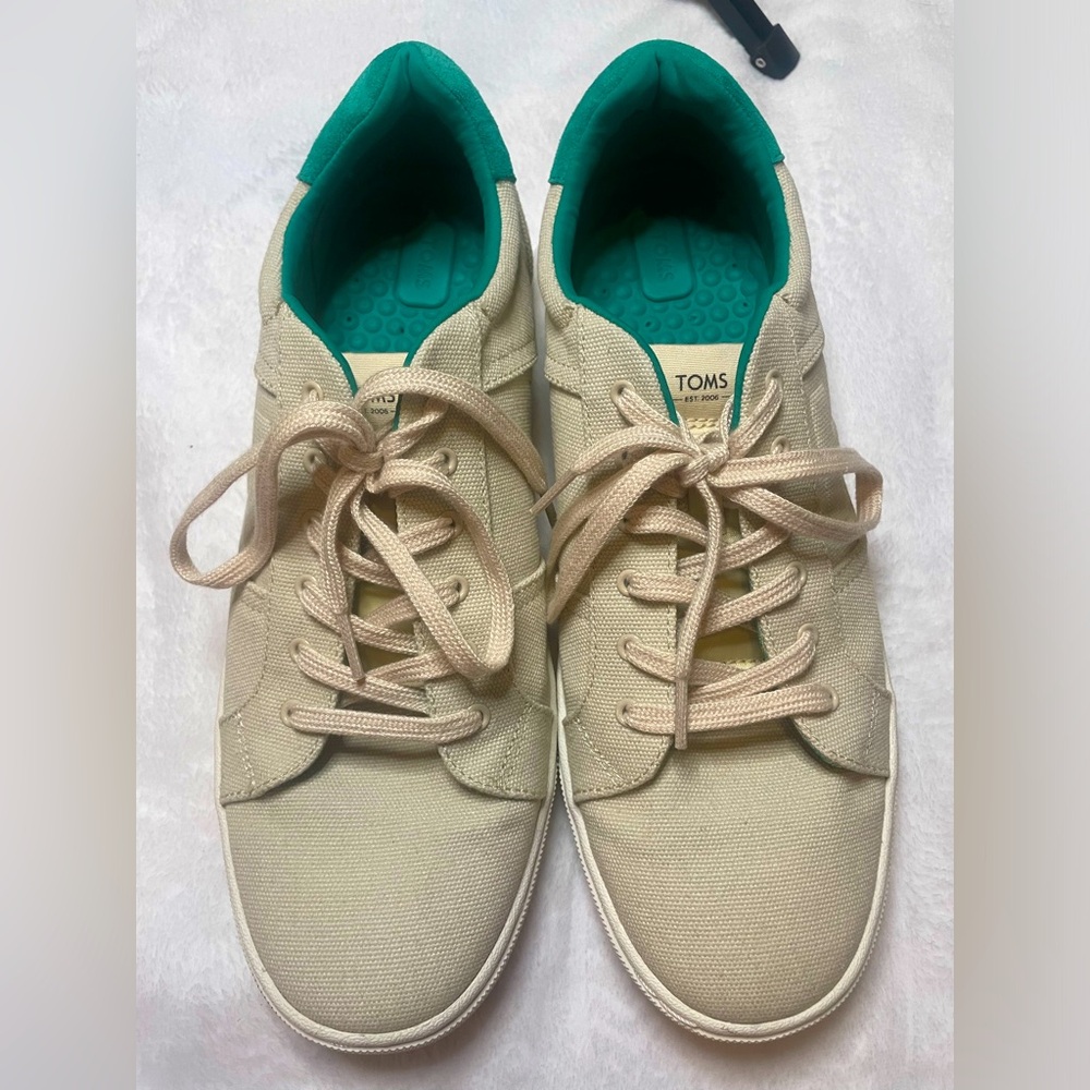 Toms lace up sneakers - cream size 10 mens